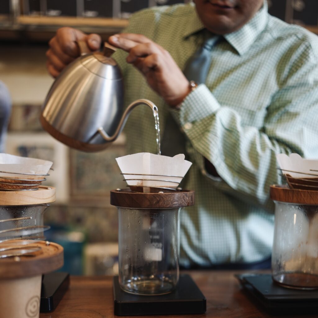 ایستگاه دوم: کافه انسان