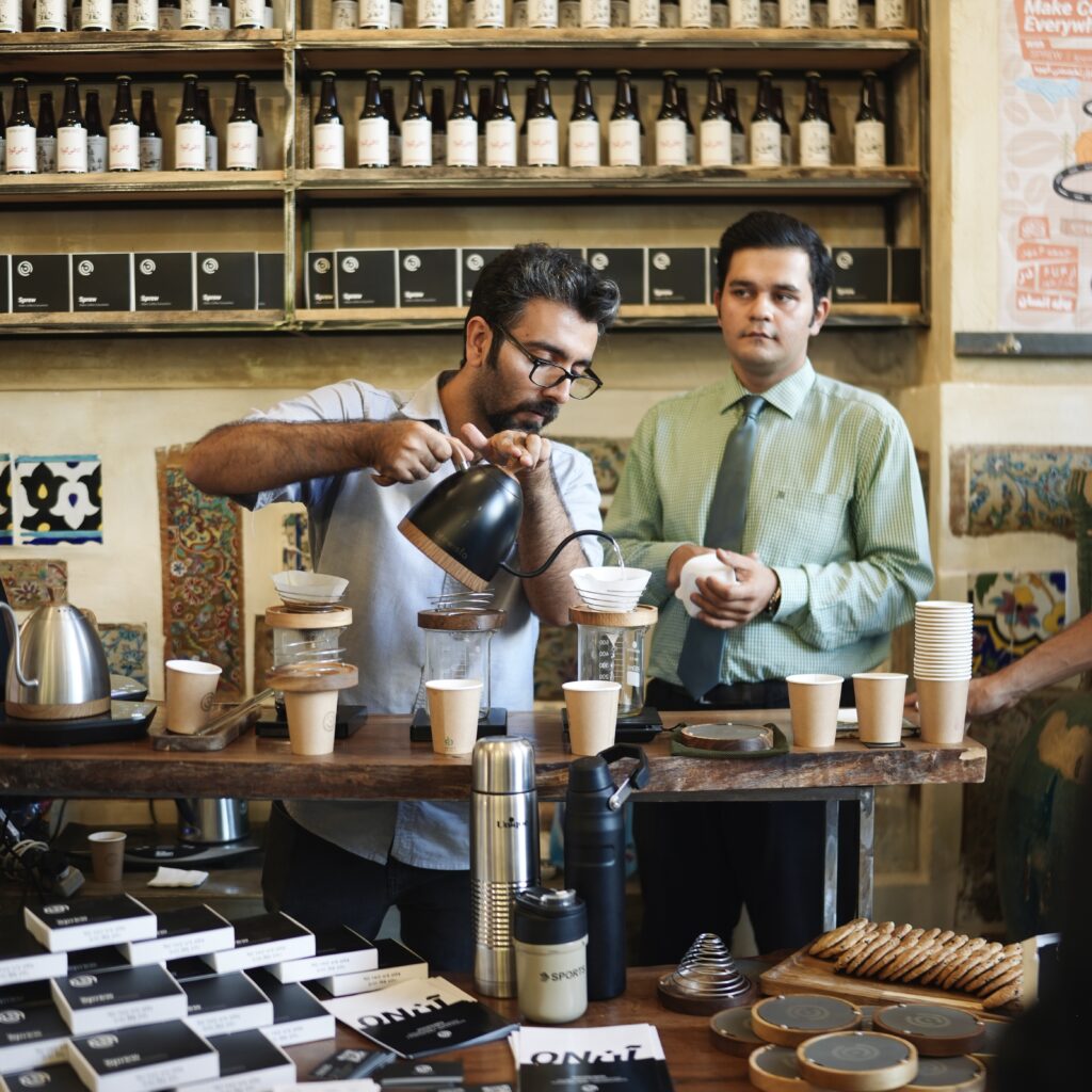 ایستگاه دوم: کافه انسان