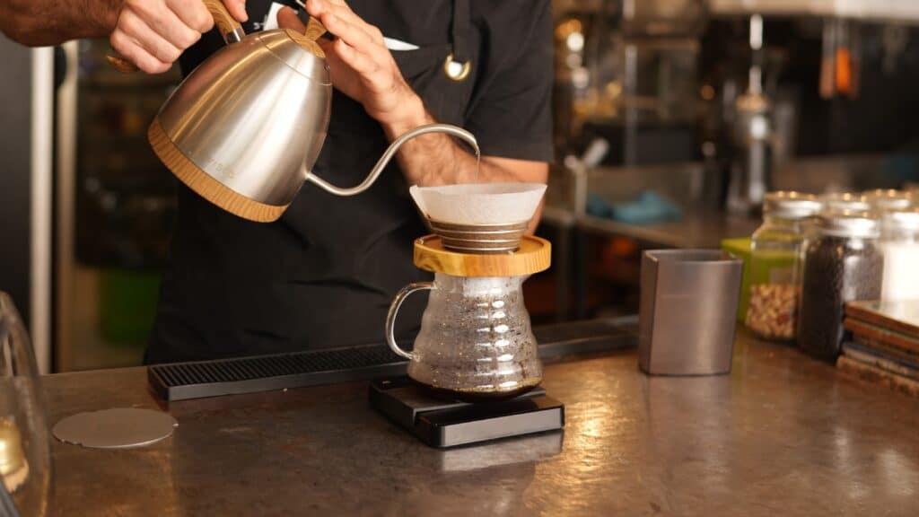 ۱۰ اشتباه رایج دم آوری قهوه ۱۰ اشتباه رایج در دم آوری قهوه